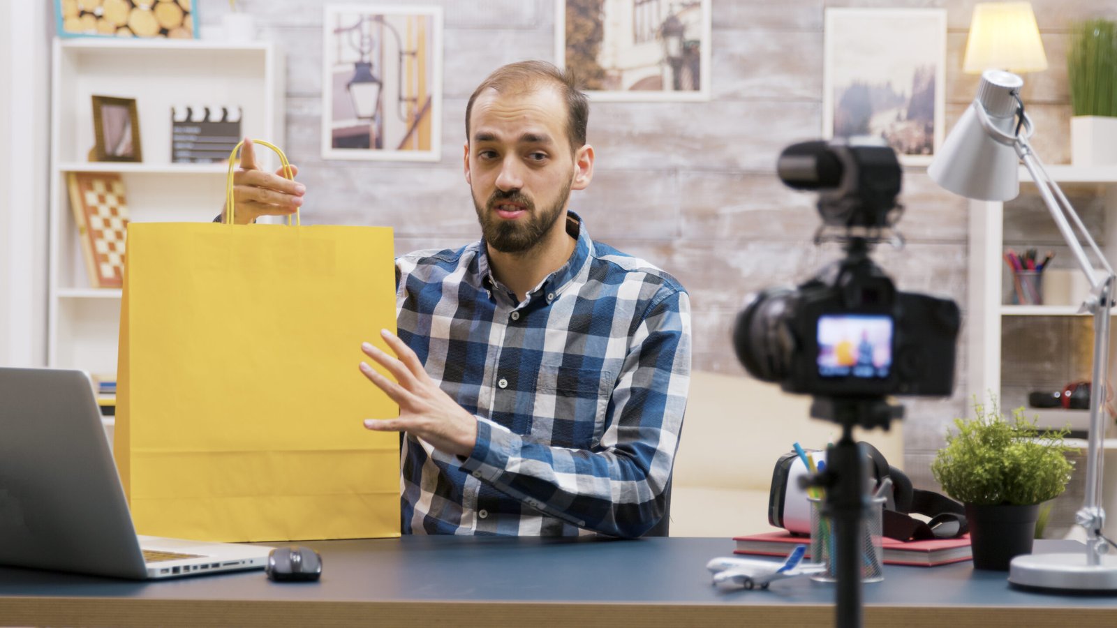 Learn how to tell a compelling story in your promotional video. Engage your audience, highlight your unique value and turn viewers into customers.