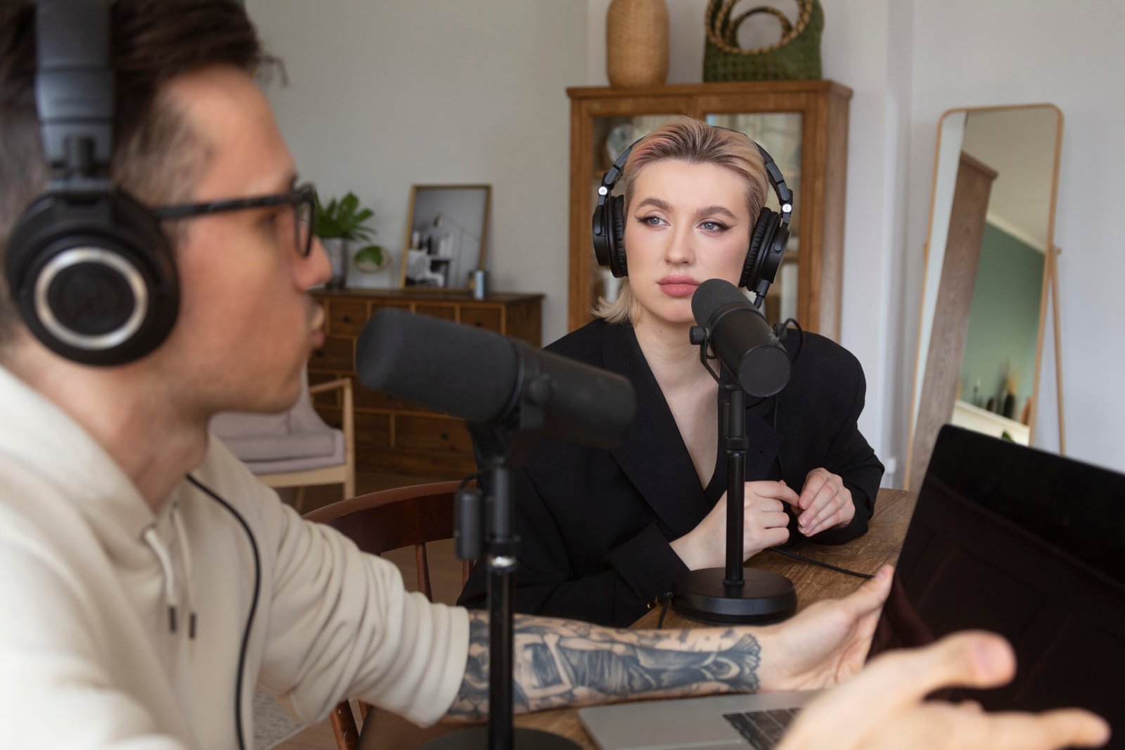 Choosing the Right Voiceover Talent for Training Videos